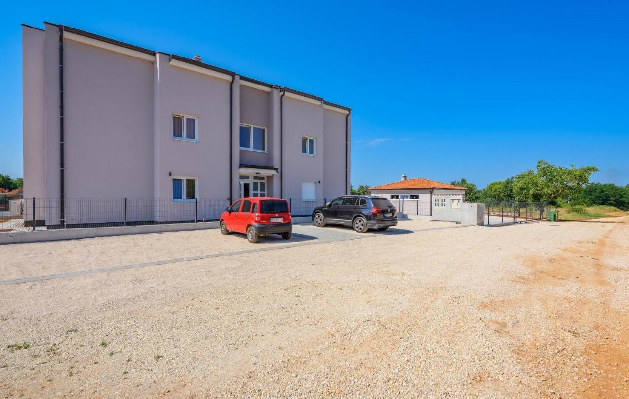 Apartmani Lucija Πόρετς Εξωτερικό φωτογραφία