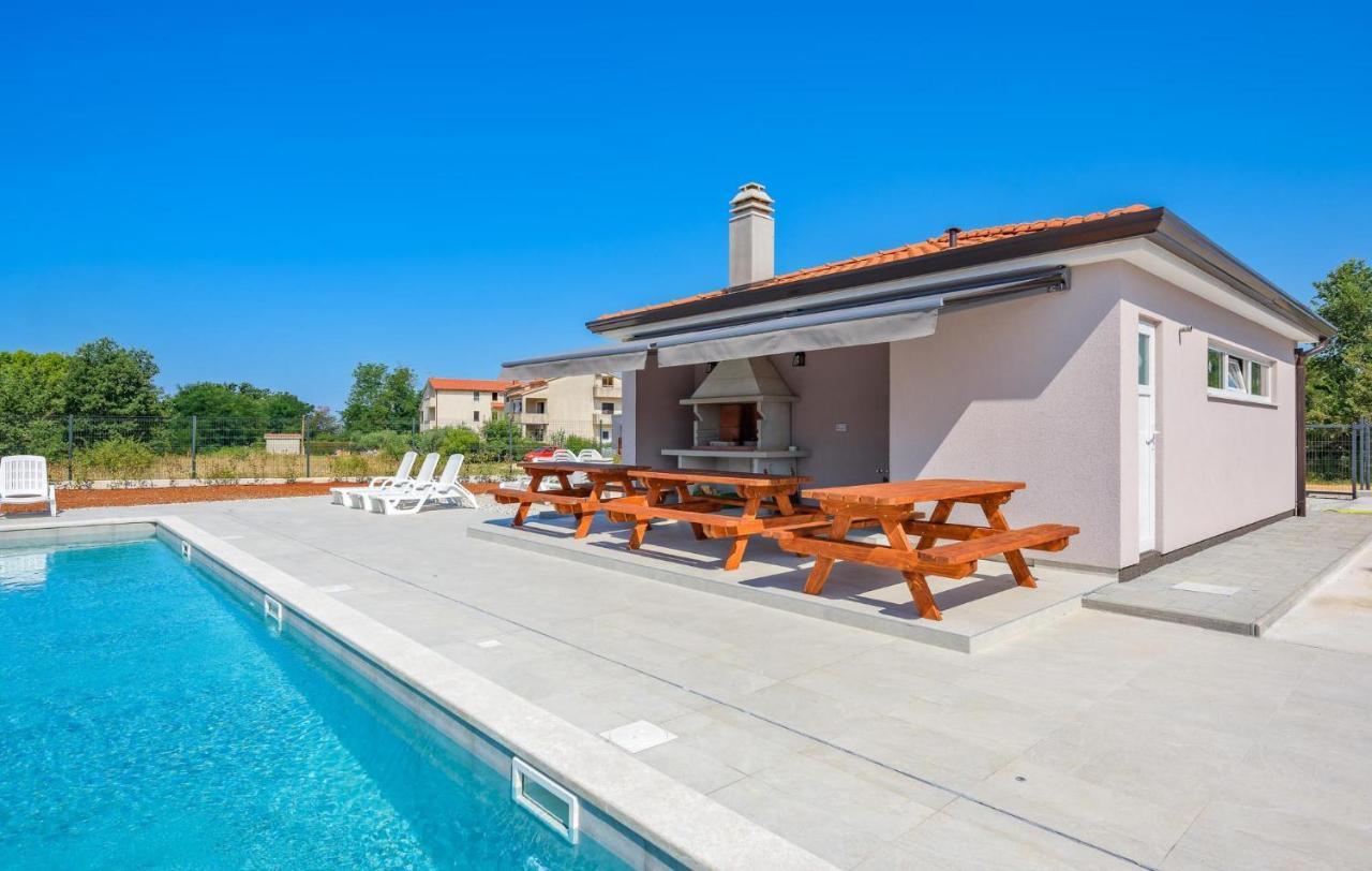Apartmani Lucija Πόρετς Εξωτερικό φωτογραφία