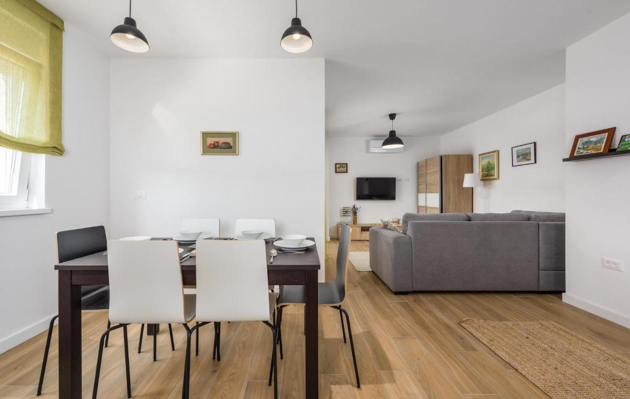 Apartmani Lucija Πόρετς Εξωτερικό φωτογραφία