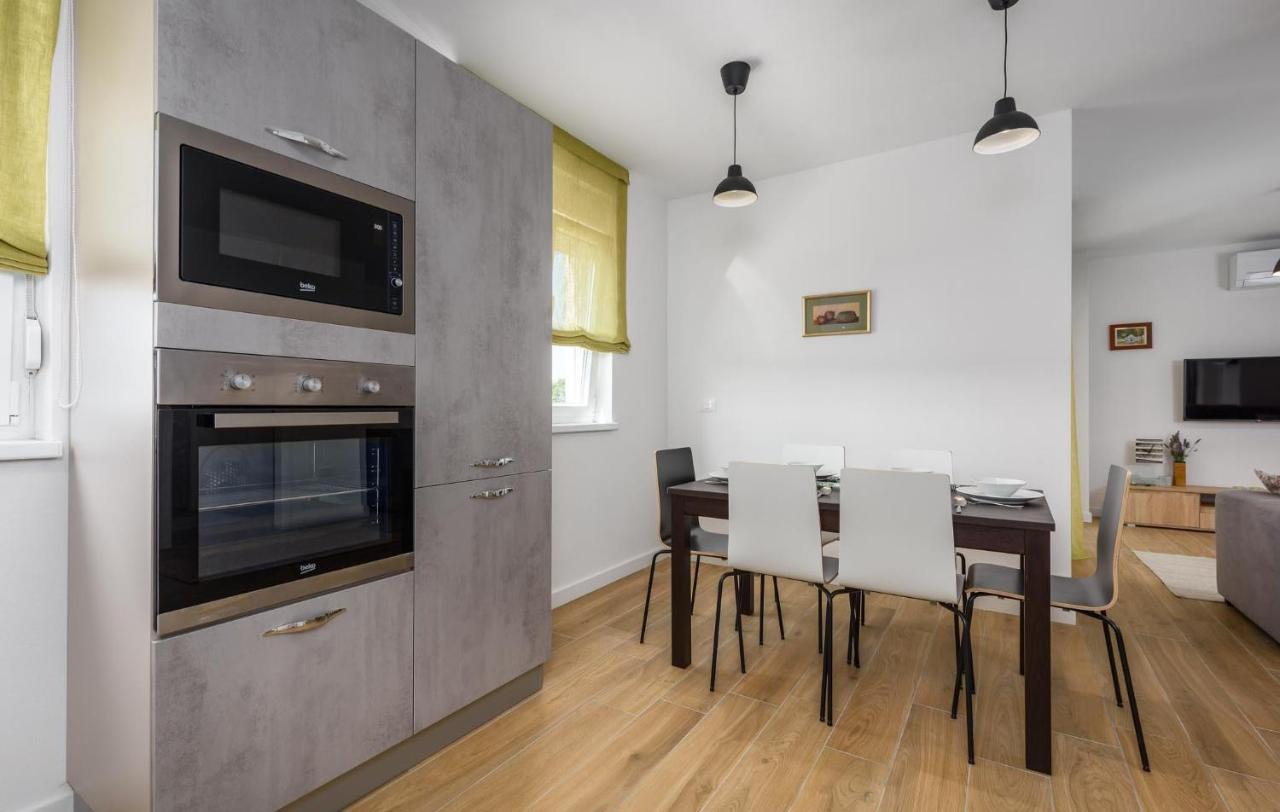 Apartmani Lucija Πόρετς Εξωτερικό φωτογραφία