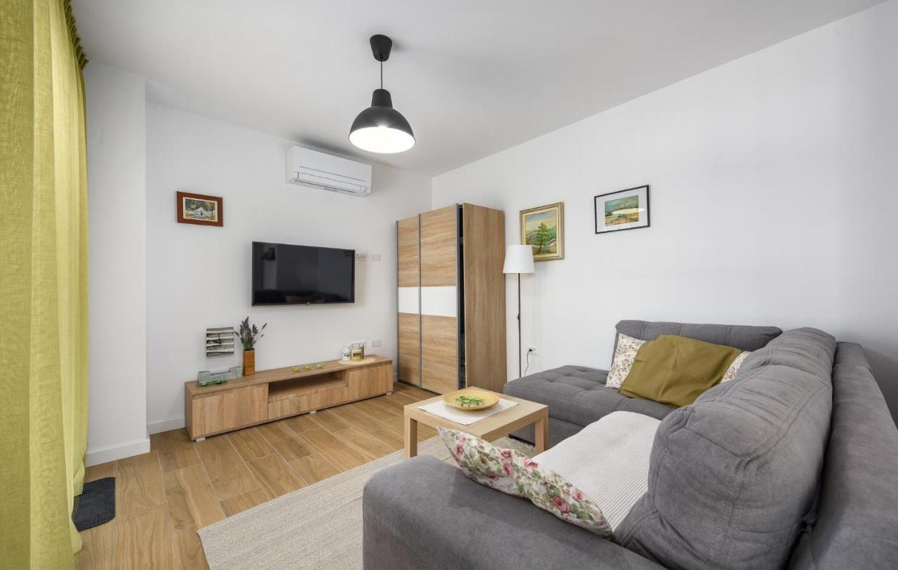 Apartmani Lucija Πόρετς Εξωτερικό φωτογραφία