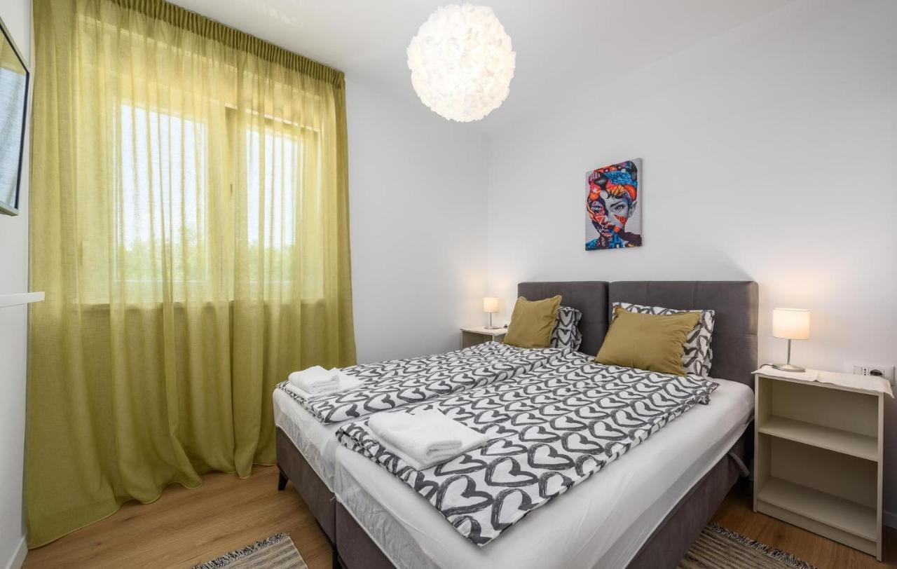 Apartmani Lucija Πόρετς Εξωτερικό φωτογραφία