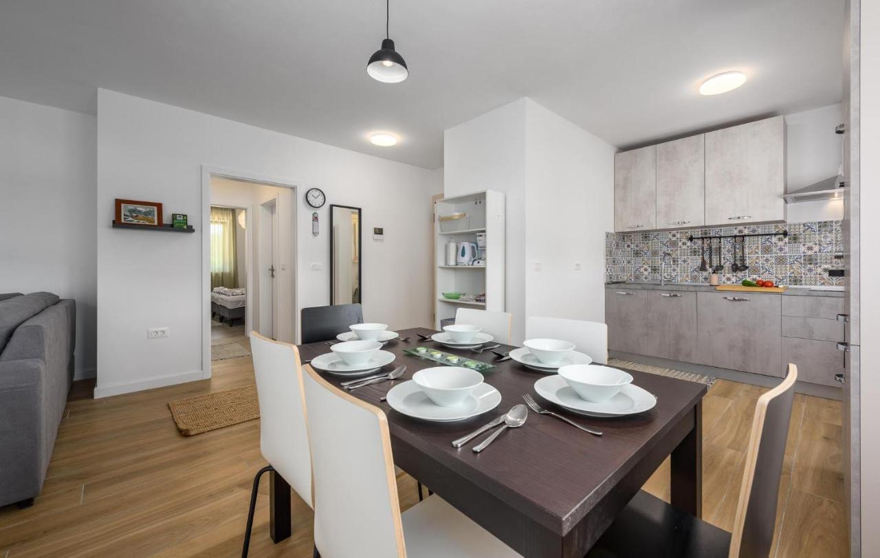 Apartmani Lucija Πόρετς Εξωτερικό φωτογραφία
