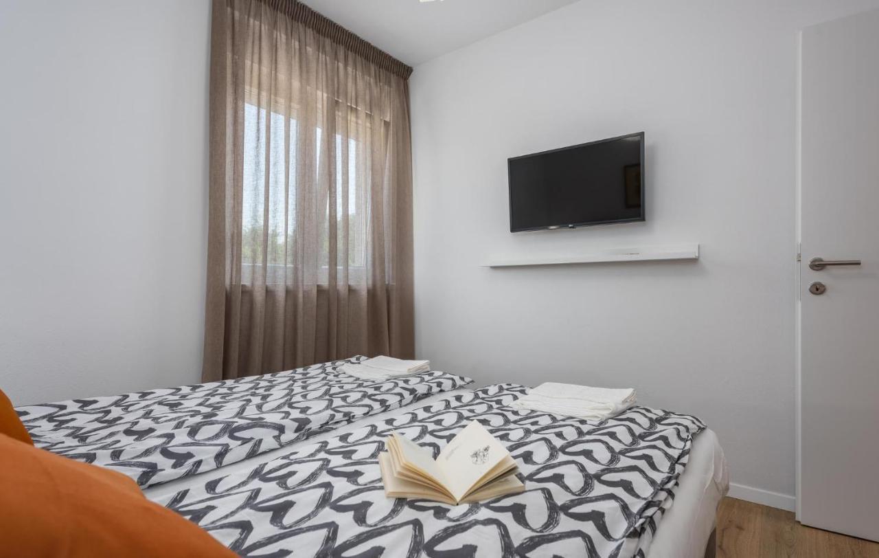 Apartmani Lucija Πόρετς Εξωτερικό φωτογραφία