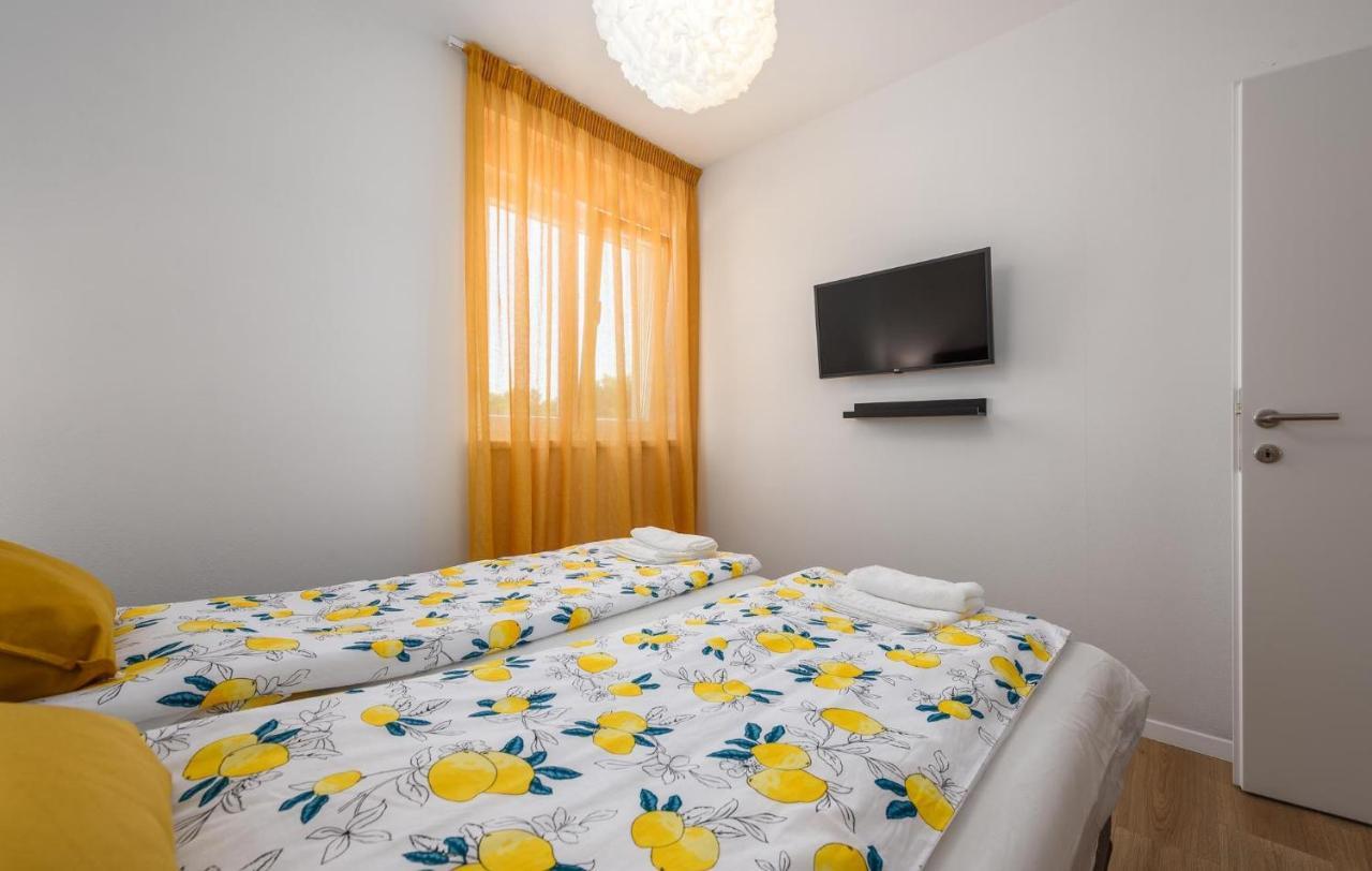 Apartmani Lucija Πόρετς Εξωτερικό φωτογραφία