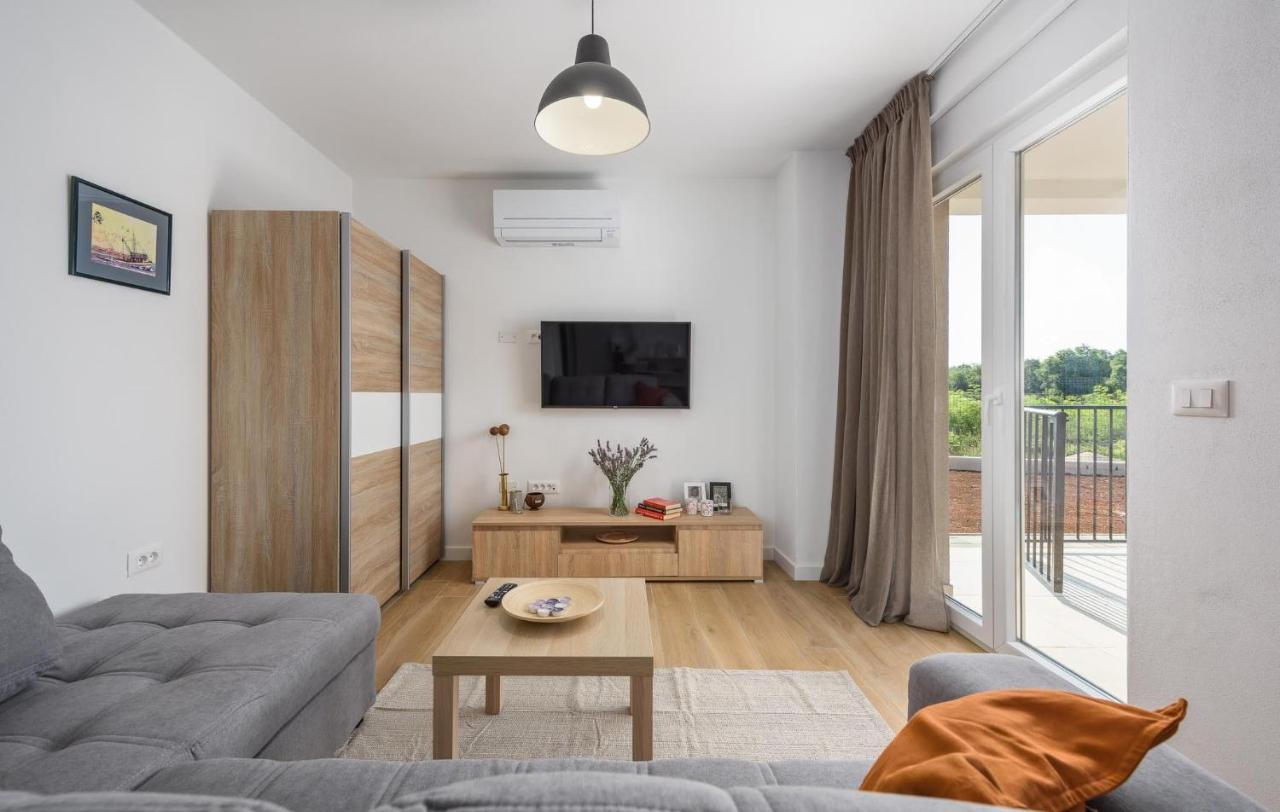 Apartmani Lucija Πόρετς Εξωτερικό φωτογραφία