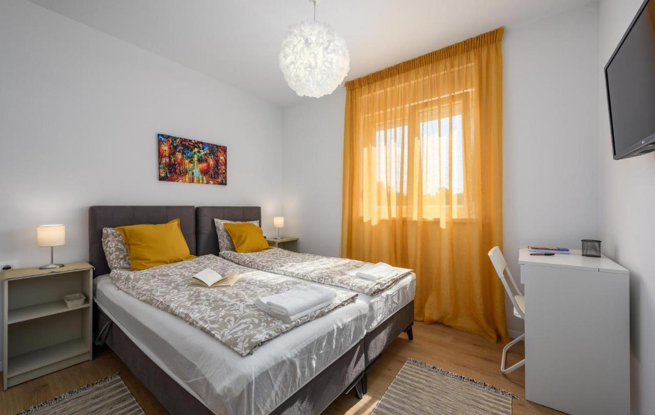 Apartmani Lucija Πόρετς Εξωτερικό φωτογραφία
