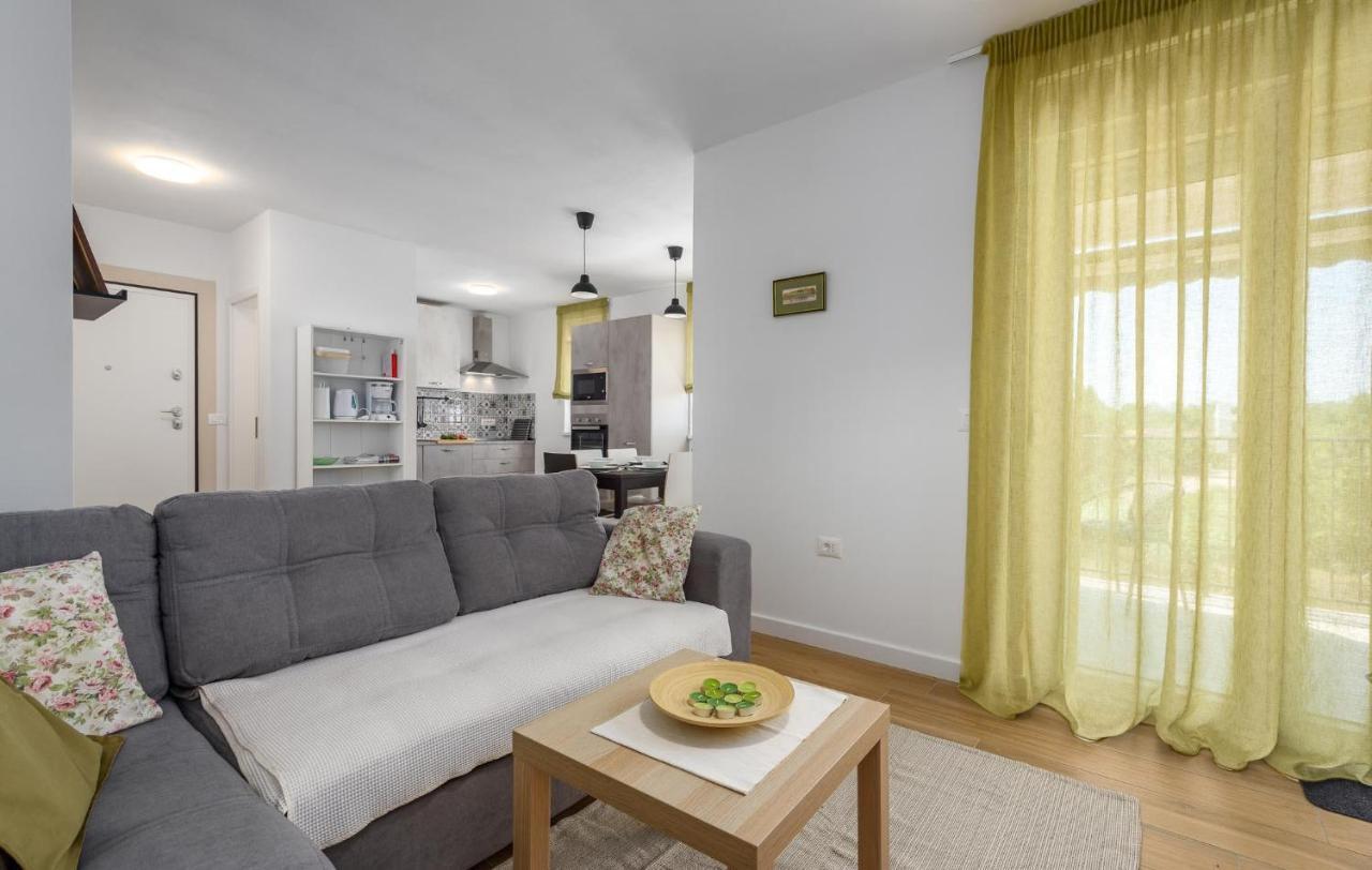 Apartmani Lucija Πόρετς Εξωτερικό φωτογραφία