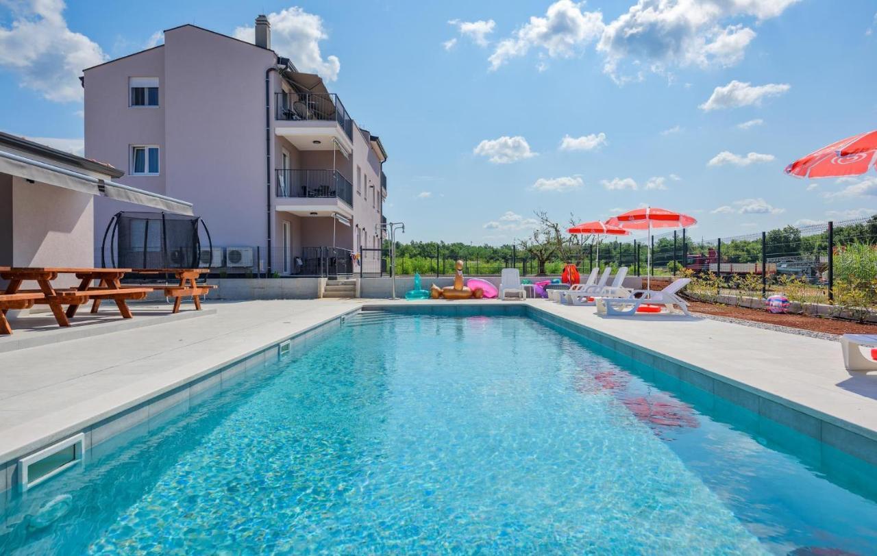 Apartmani Lucija Πόρετς Εξωτερικό φωτογραφία