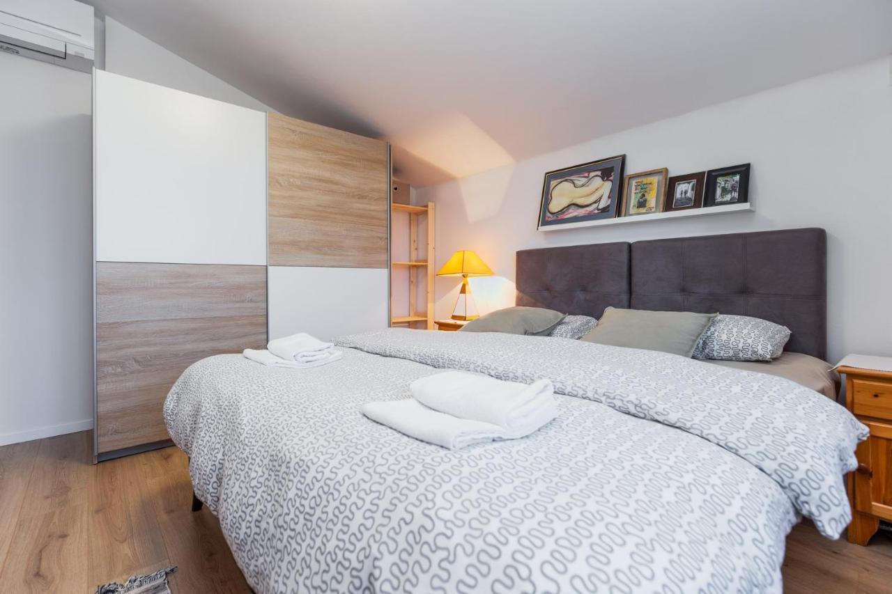 Apartmani Lucija Πόρετς Εξωτερικό φωτογραφία
