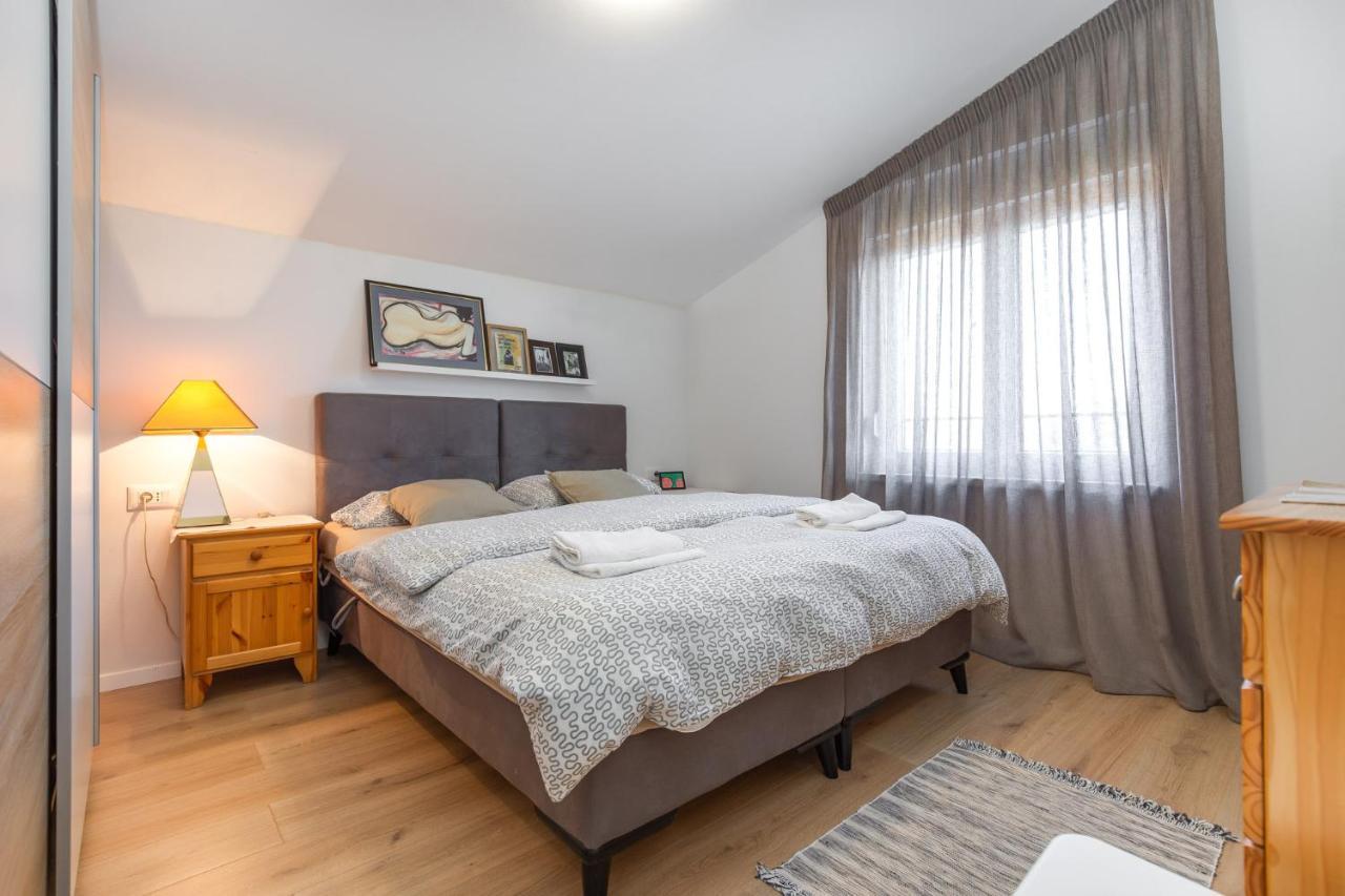 Apartmani Lucija Πόρετς Εξωτερικό φωτογραφία