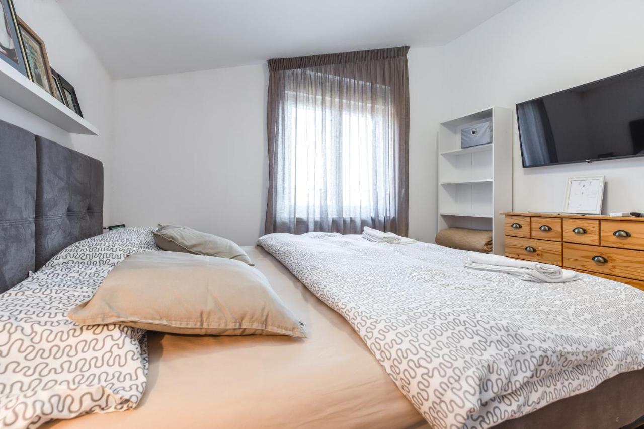 Apartmani Lucija Πόρετς Εξωτερικό φωτογραφία