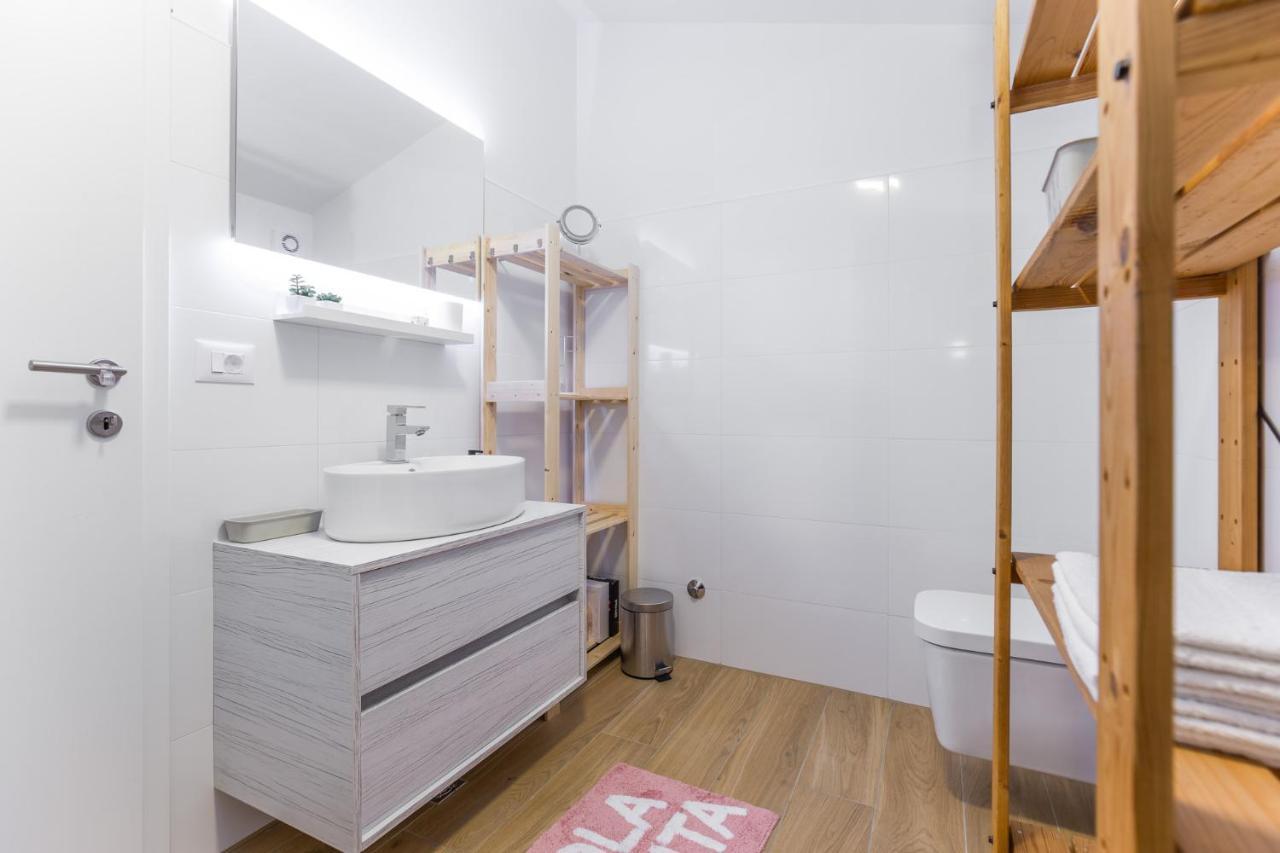 Apartmani Lucija Πόρετς Εξωτερικό φωτογραφία